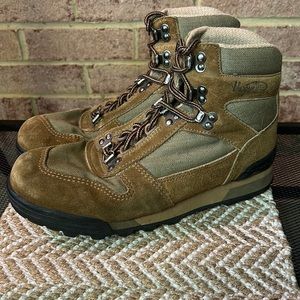 Vasque Vintage Clarion 7583 Hiking Boots  Woman size 9.5